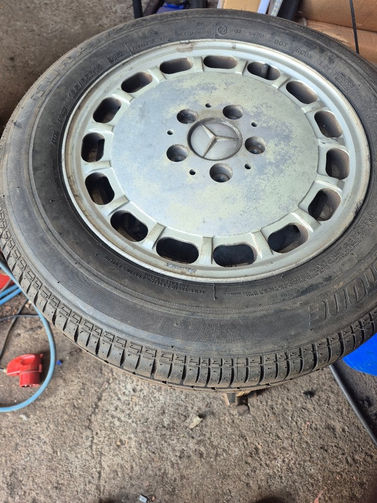 R15 Gullideckel velgen met goede banden, Auto-onderdelen, Banden en Velgen, Ophalen, Gebruikt, 15 inch, Banden en Velgen
