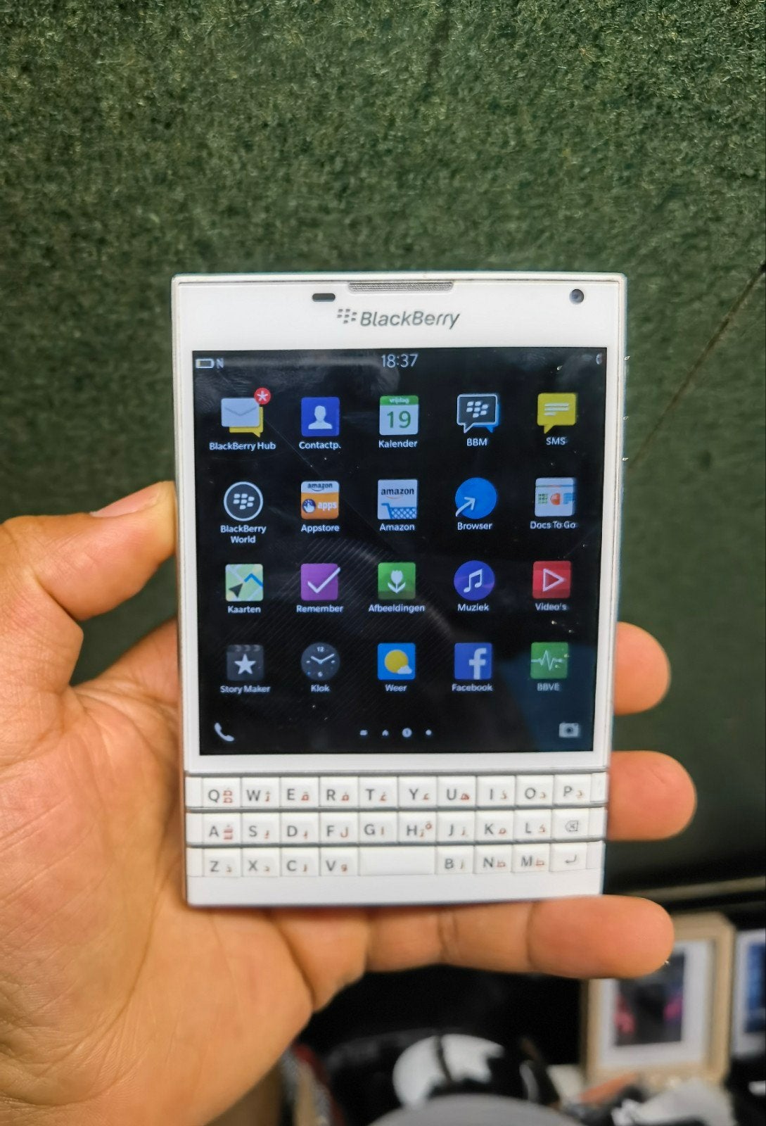 Goedwerkend blackberry passport silver edition.

32GB geheug, Ophalen of Verzenden, Zo goed als nieuw