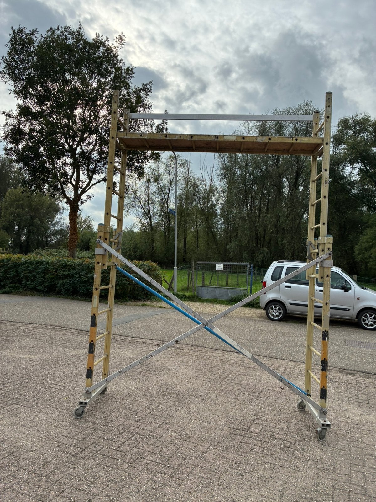 Schuifsteiger te koop met een werkhoogte van 4 meter, Ophalen, Gebruikt, Rolsteiger of Kamersteiger, 2 tot 5 meter