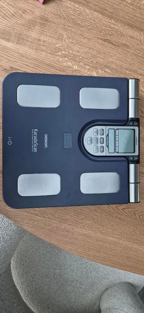 Omron BF511 KaradaScan lichaamsanalyse weegschaal, 100 kg of meer, Ophalen of Verzenden, Personenweegschaal, Fijner dan 1 gram