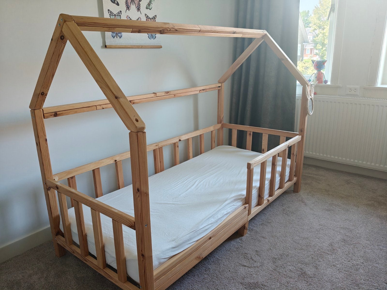 Ledikant 160 x 70 in huisje vorm (hoogte 125)., Ophalen, 70 tot 85 cm, 140 tot 160 cm, Zo goed als nieuw