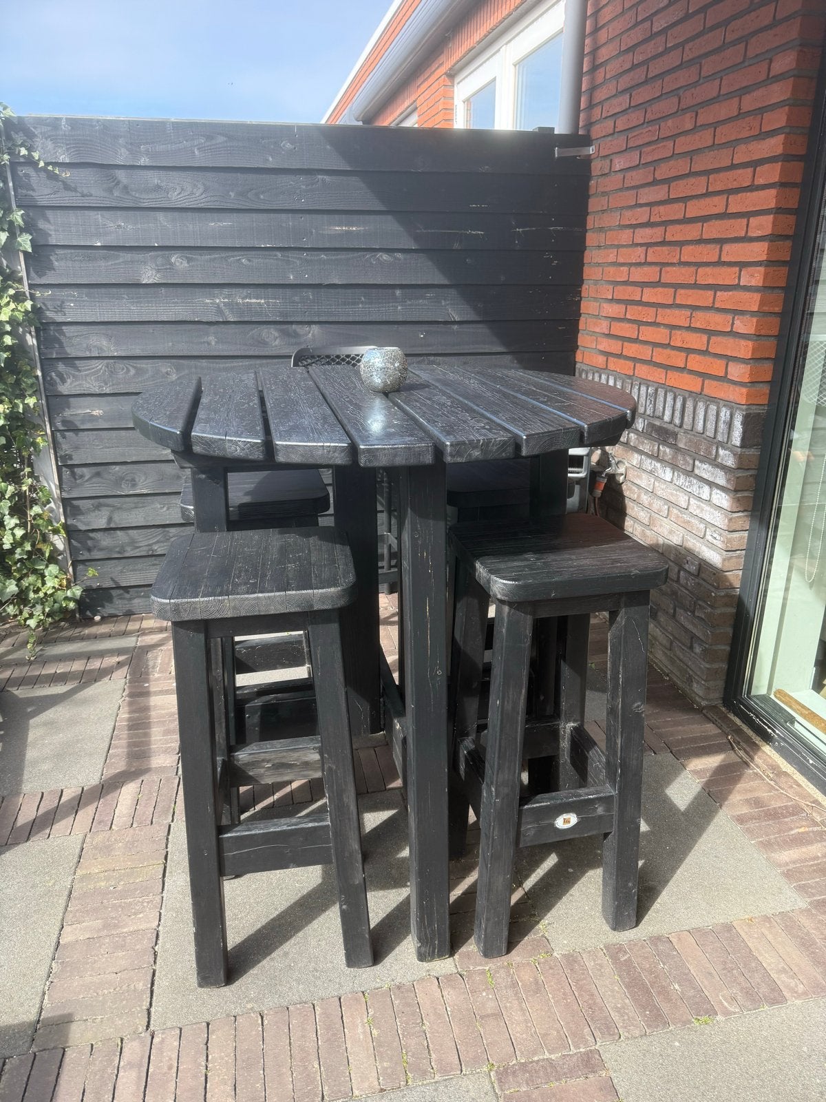 Zwarte vuren houten bartafel met 4 krukken, Ophalen, Gebruikt, Rond, Hout