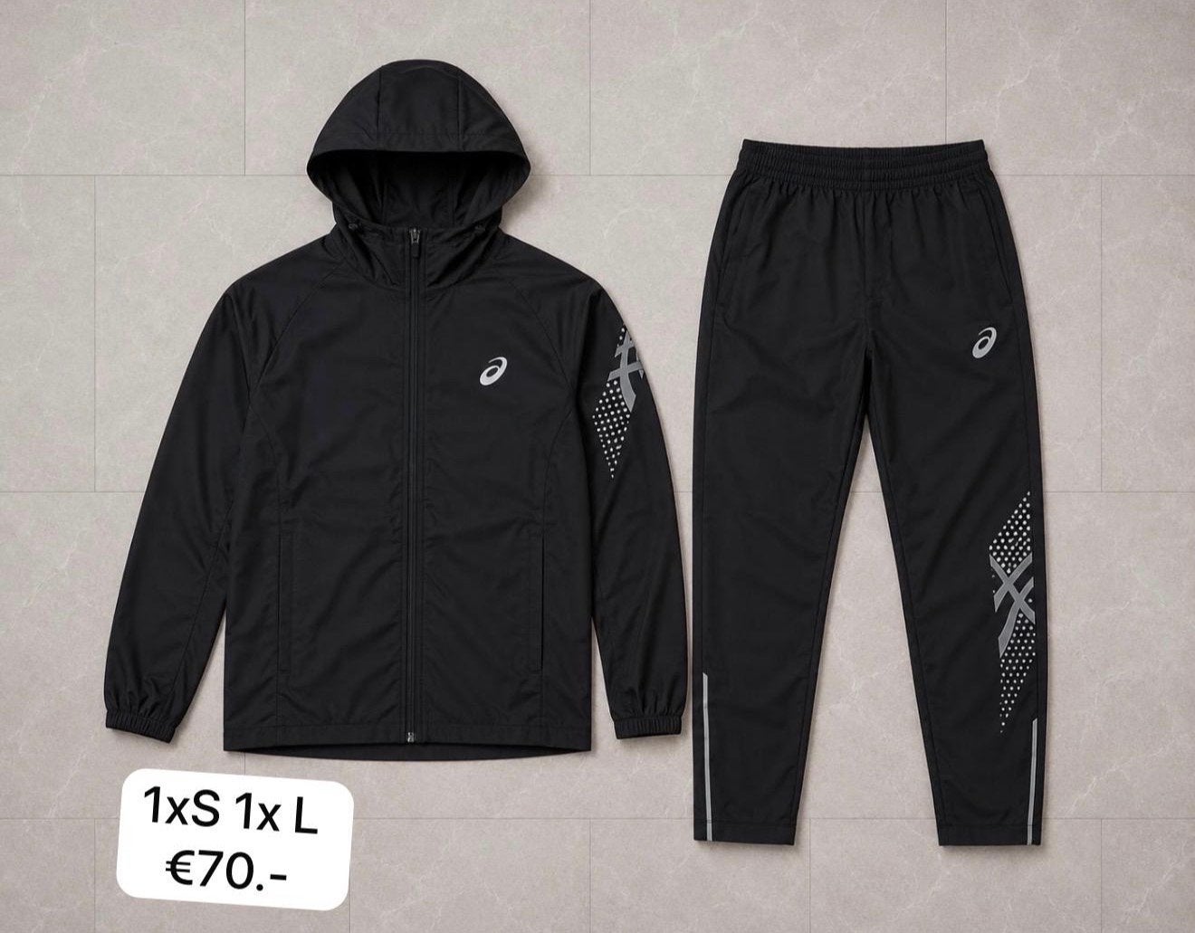 Asics Trainingspak Zwart - Maten S en L Beschikbaar, Zwart, Nieuw, Ophalen of Verzenden, Hardlopen of Fietsen