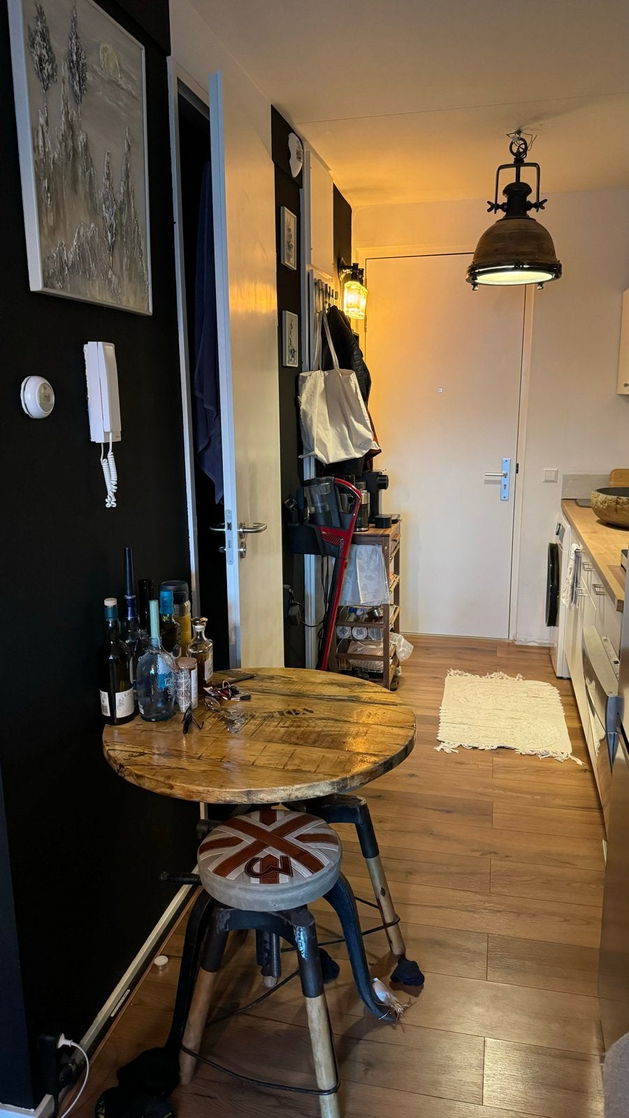 Houten bartafel met vier krukken, Ophalen, Gebruikt, 100 tot 150 cm, Rond