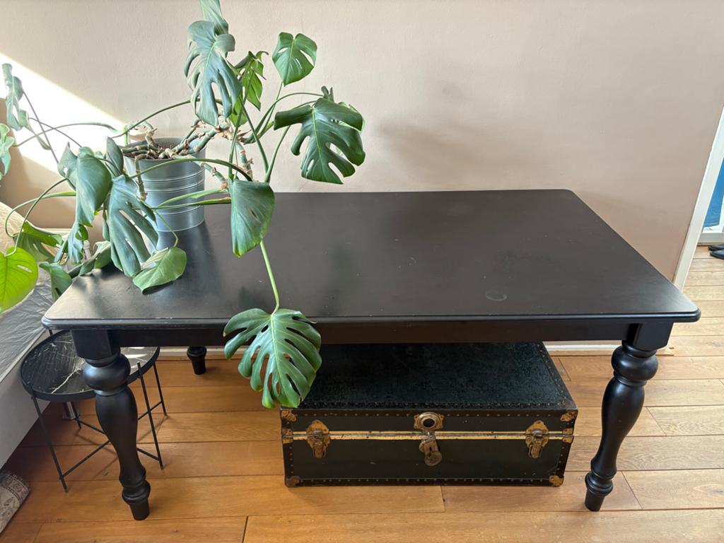 Zwarte houten eettafel met gedraaide poten, Ophalen, Gebruikt, 100 tot 150 cm, 50 tot 100 cm
