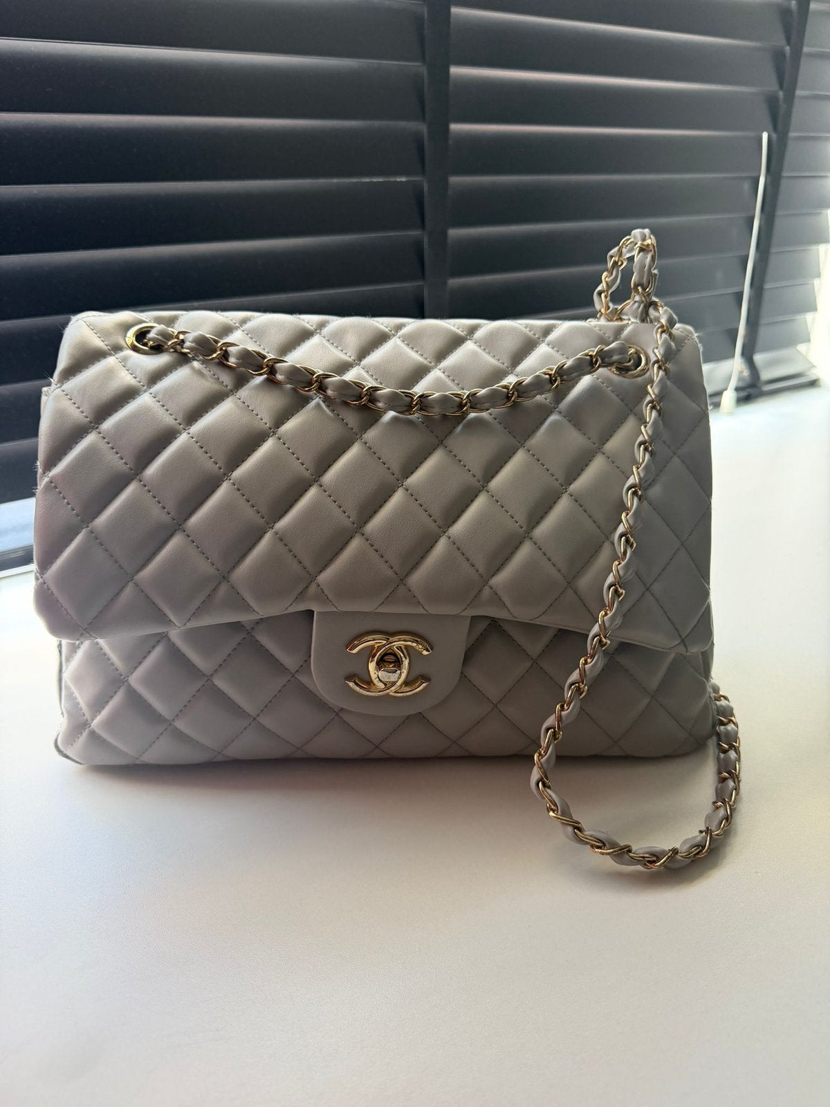 Mooie dames tas, Sieraden, Tassen en Uiterlijk, Tassen | Damestassen, Ophalen of Verzenden, Zo goed als nieuw, Grijs, Handtas