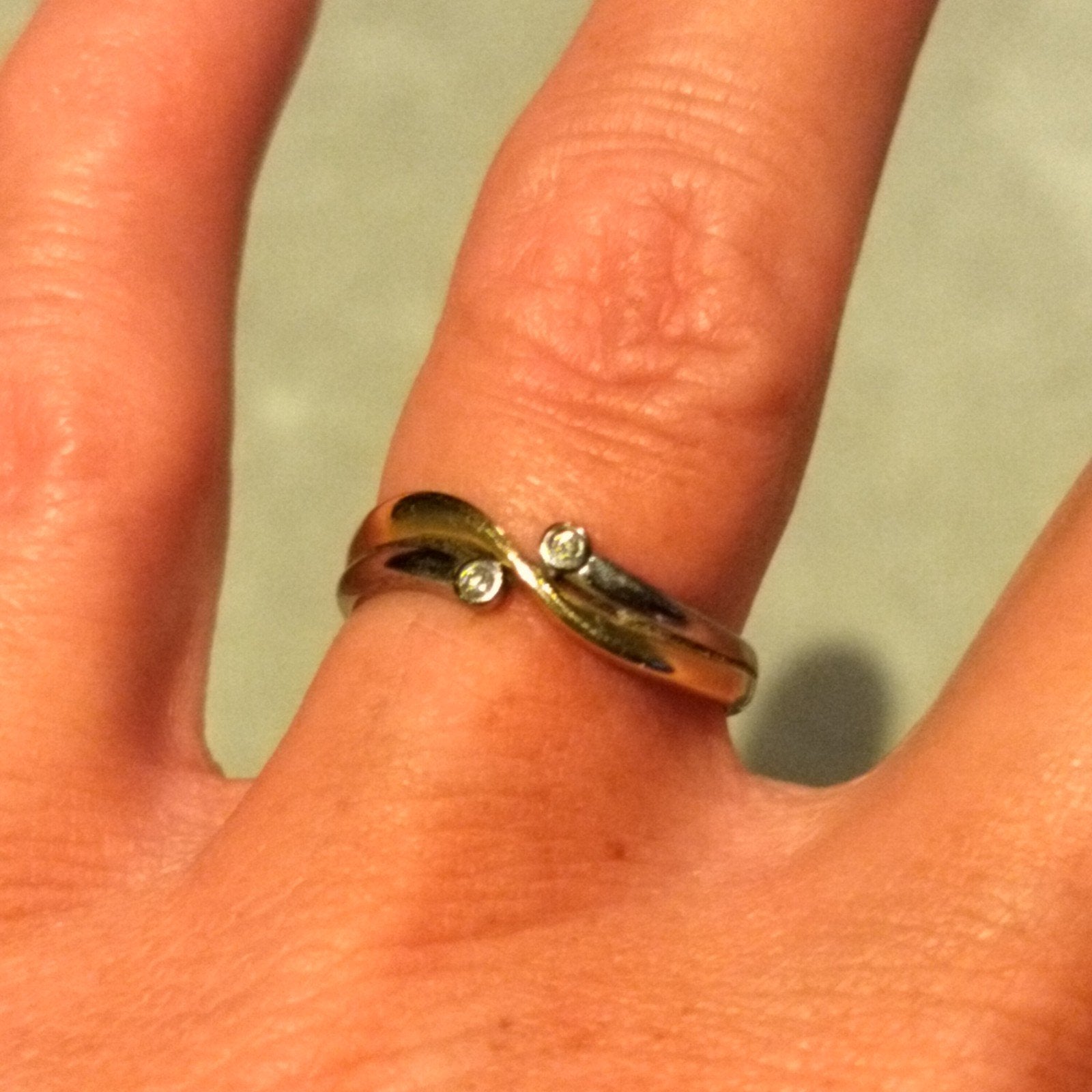 14 Karaats Gouden en witgouden ring met Diamantjes, 16 mm, Ophalen