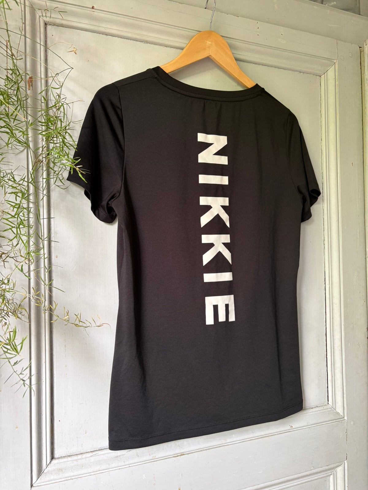 Sportshirt NIKKIE maat 36 / s als nieuw!, Zwart, Ophalen of Verzenden, Zo goed als nieuw, Korte mouw