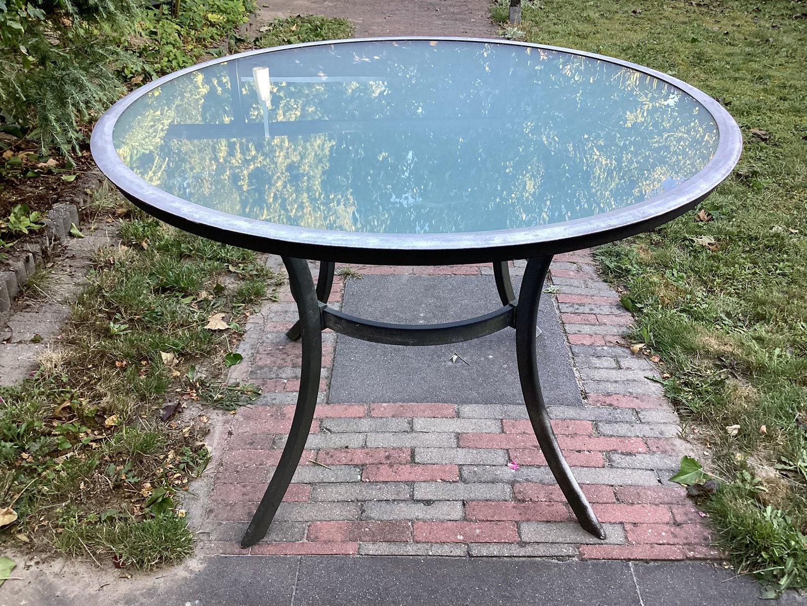 Ronde tuin tafel met mat glas blad 105 rond 72 hoog, Ophalen, Gebruikt, Rond