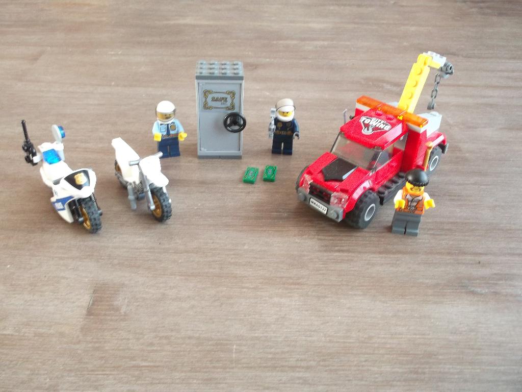 lego police 60137 tow truck trouble (2017), Ophalen of Verzenden, Gebruikt, Complete set, Lego