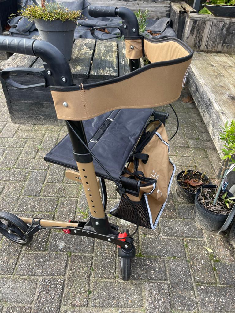 Rollator ligt gewicht, Fietsen en Brommers, Fietsen | Bakfietsen, Ophalen of Verzenden, Zo goed als nieuw, Opvouwbaar