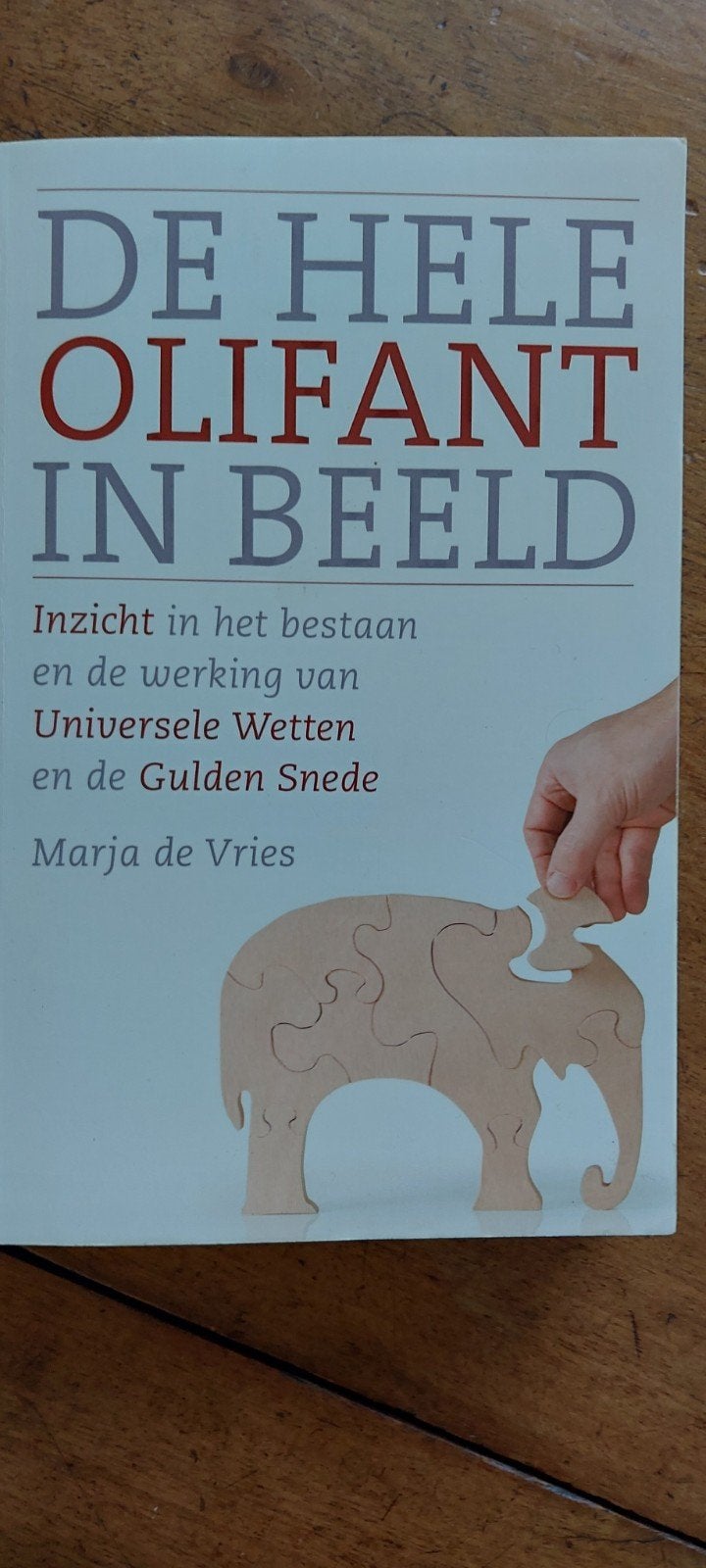 Marja de Vries - De hele olifant in beeld, Achtergrond en Informatie, Astrologie, Ophalen of Verzenden, Zo goed als nieuw