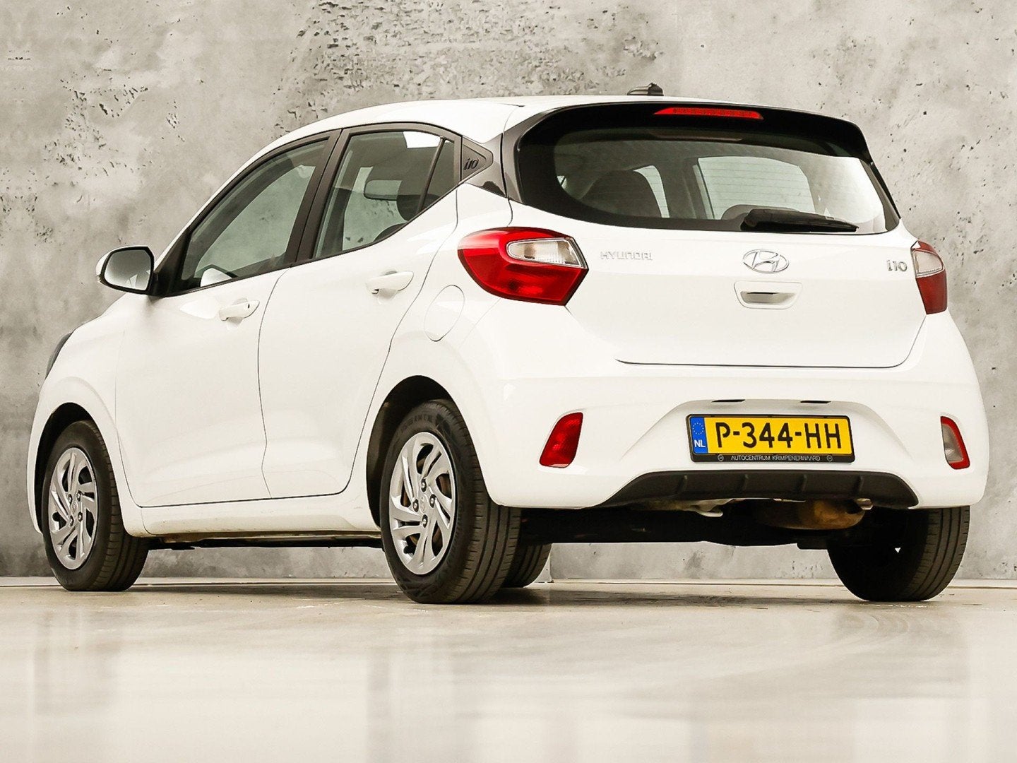 Hyundai i10 1.0 Comfort (APPLE CARPLAY, CRUISE, SPORTSTOELEN, Voorwielaandrijving, 12 maanden, Stof, Gebruikt