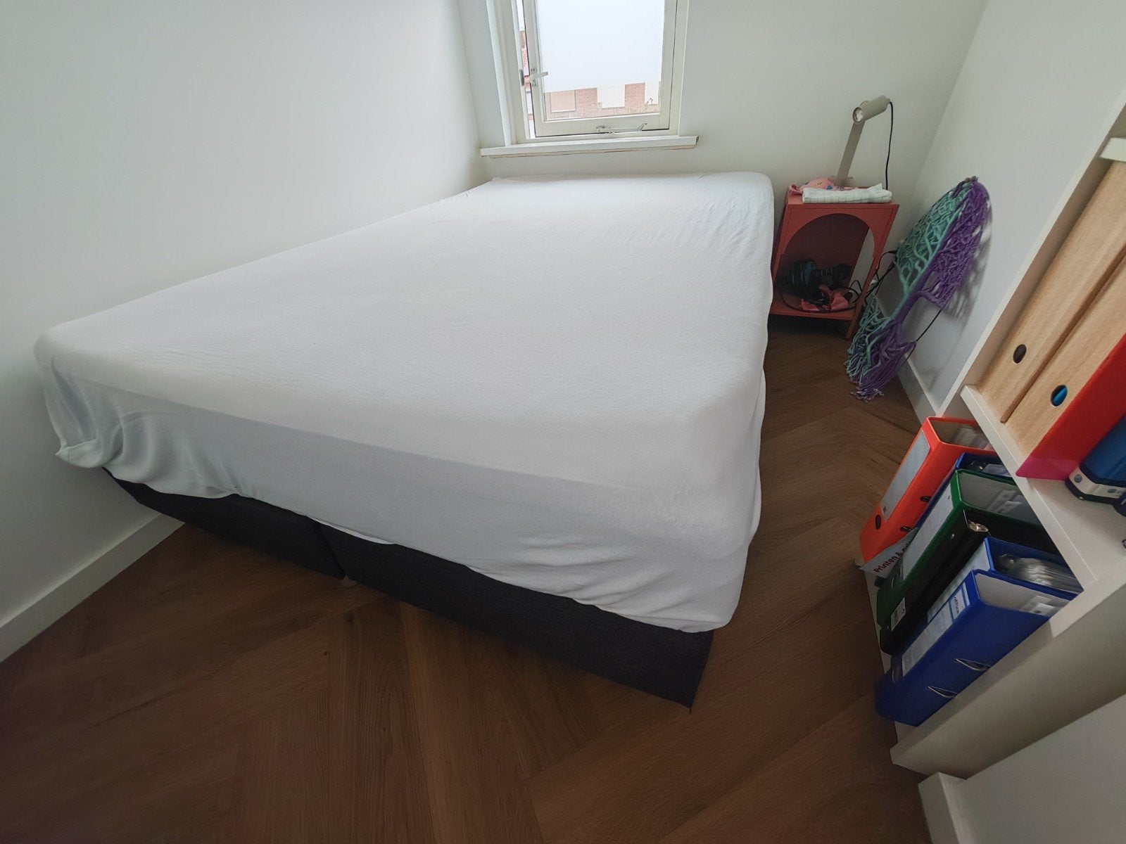 Comfortabel tweepersoonsbed met matras en poten, Huis en Inrichting, Ophalen, Gebruikt, Zwart, Tweepersoons