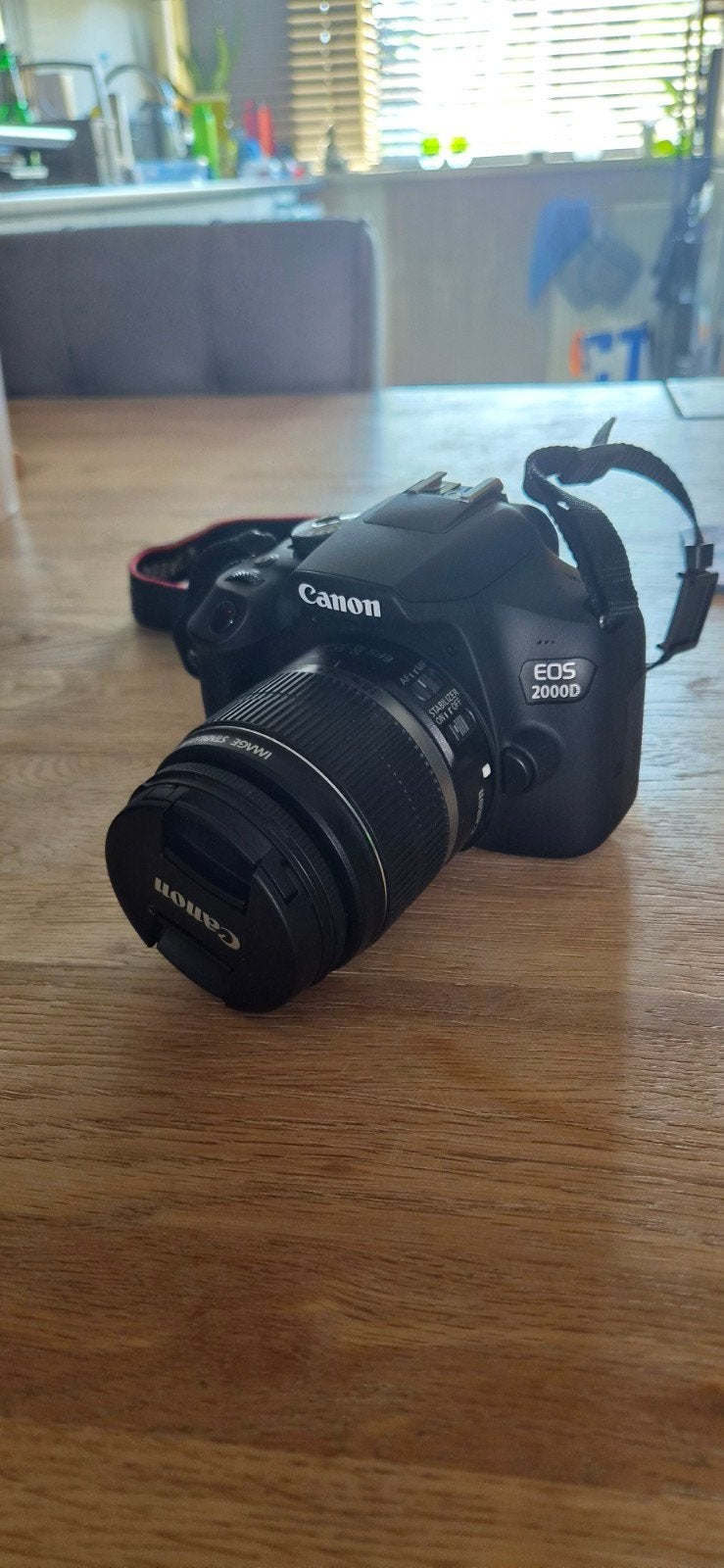 Canon Eos 2000D set, Ophalen, Zo goed als nieuw, Canon, 8 keer of meer