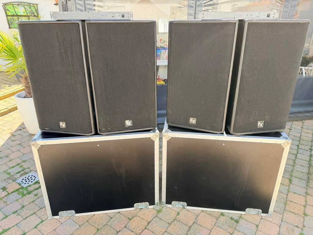 Electro Voice Deltamax DML-1152 boxen met controllers, Gebruikt, 120 watt of meer, Front, Rear of Stereo speakers, Ophalen