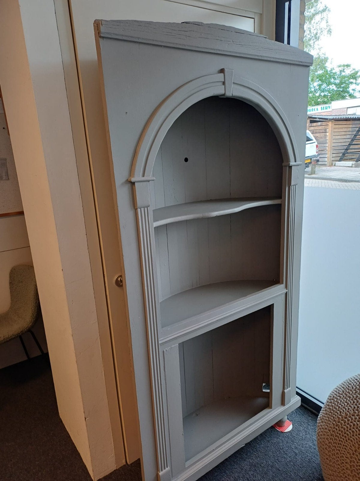 grijze kasteelkast, met planken, Ophalen, Gebruikt, Onbekend@voorbeeld.com, Onbekend