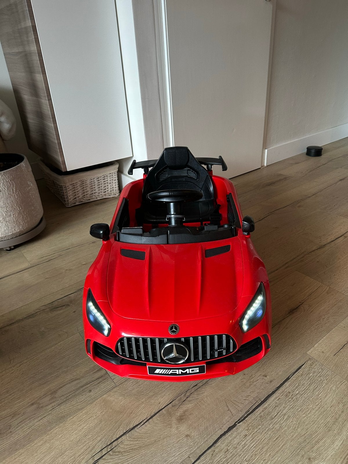 Mercedes-AMG GT R Elektrische Kinderauto Rood, Kinderen en Baby's, Zo goed als nieuw