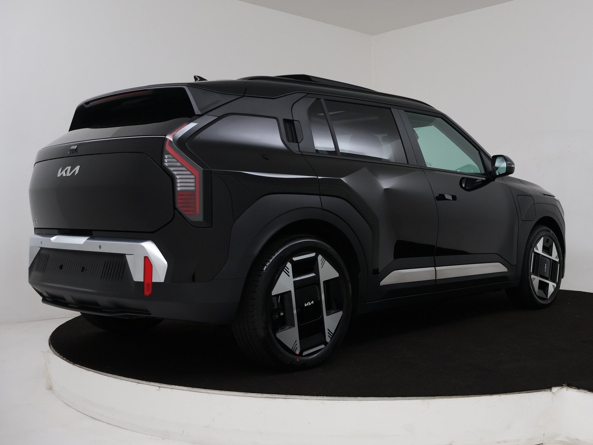 Kia EV3 Plus Advanced 81.4 kWh Company Car | 10 Jaar Garanti, Auto's, 510 min, Grijs, 204 pk, 1000 kg