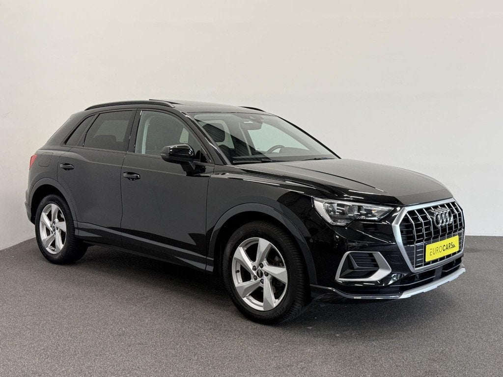 Audi Q3 35 TFSI Advanced Automaat Panoramadak Navigatie Appl, Auto's, Audi, 15 km/l, 4 cilinders, 1505 kg, Zwart