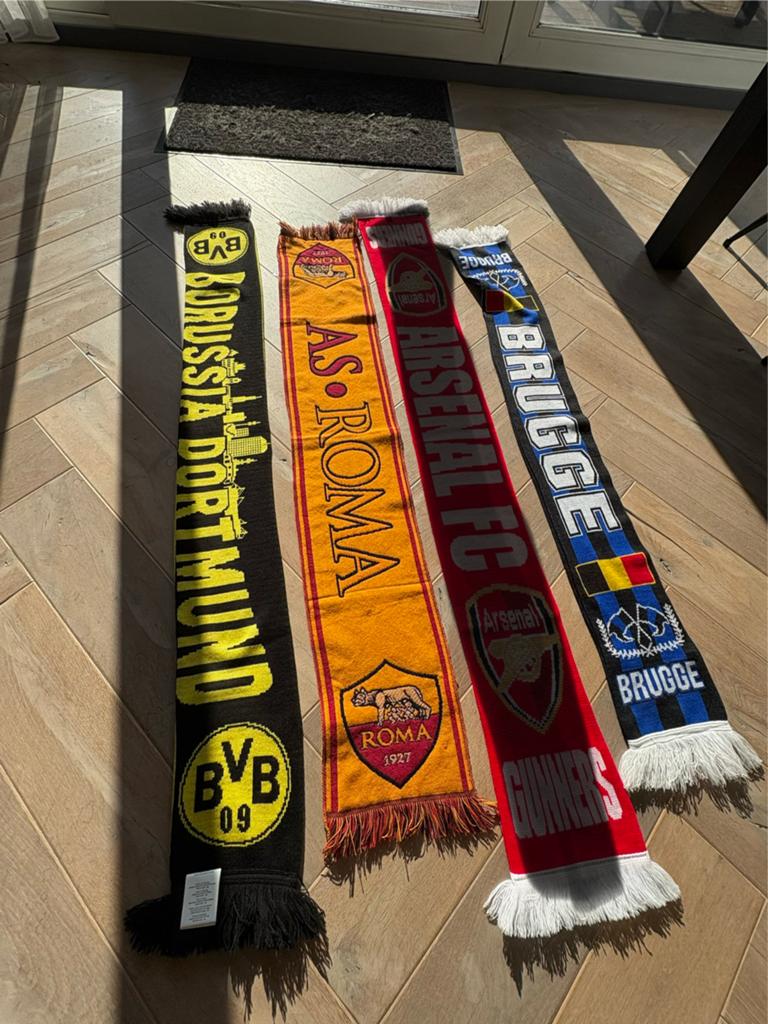 Voetbal sjaals: Borussia Dortmund, AS Roma, Club Brugge, Ophalen of Verzenden, Gebruikt, Clubaccessoires