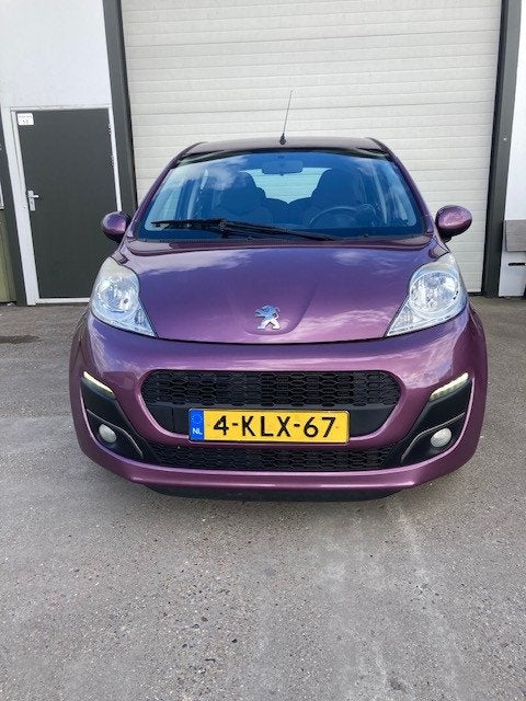Peugeot 107 1.0 Active (bj 2013), Auto's, Peugeot, Voorwielaandrijving, Euro 5, Stof, Zwart