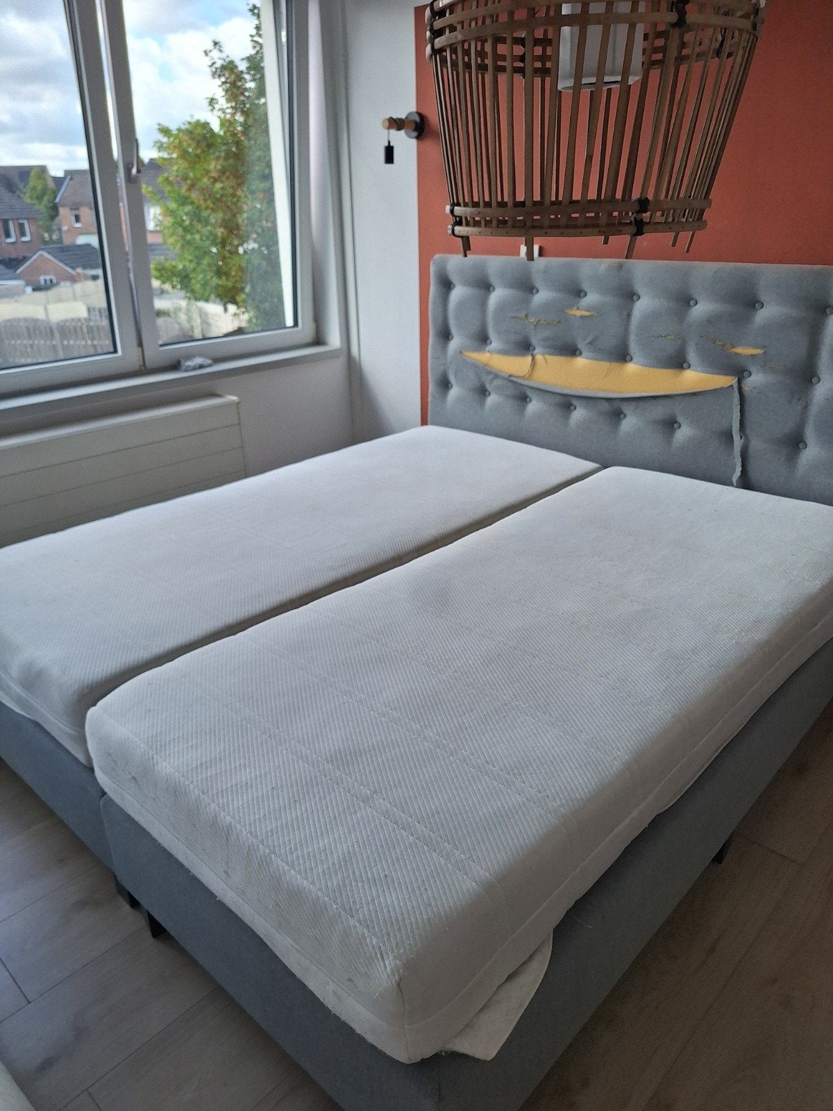 GRATIS - Tweepersoons boxspring met beschadigd hoofdbord, Ophalen, Gebruikt, Tweepersoons, 200 cm