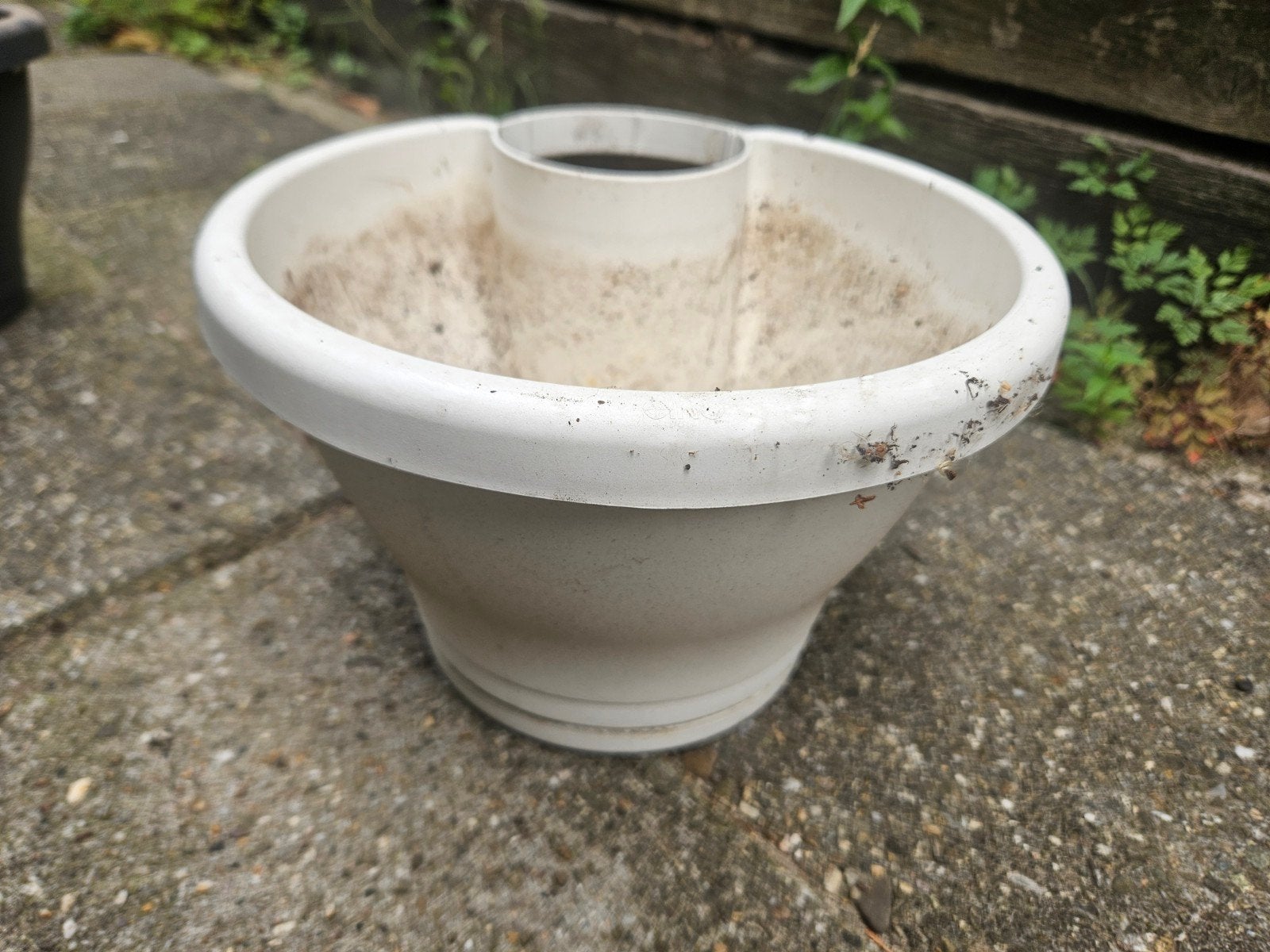 Elho bloempot voor aan regenpijp - wit, Tuin en Terras, Kunststof, Gebruikt, Rond, Minder dan 40 cm