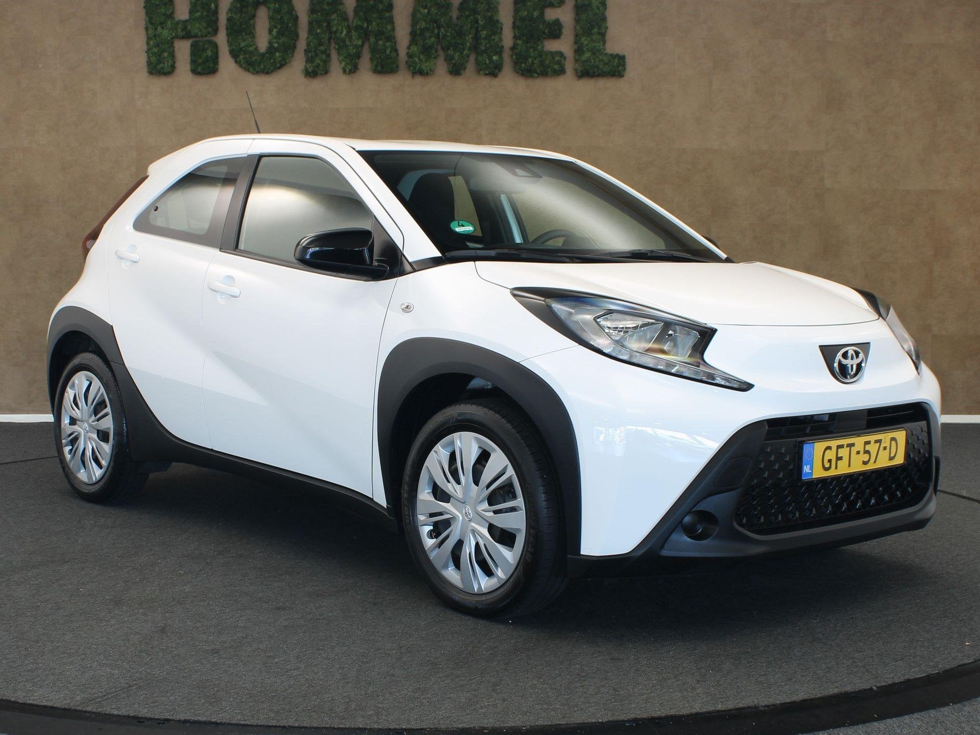 Toyota Aygo X 1.0 VVT-i MT Play - ORIGINEEL NEDERLANDSE AUTO, Postbus 212
4940 AE  Raamsdonksveer, NL, Wit, Handgeschakeld, Toyota