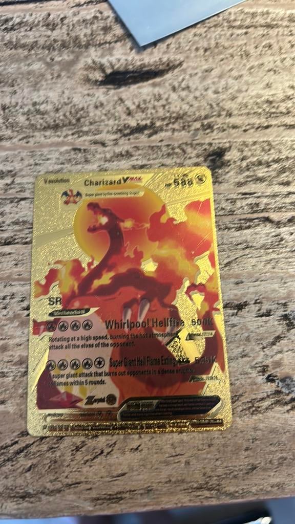 Charizard v evolution pokemon kaart, Ophalen of Verzenden, Zo goed als nieuw