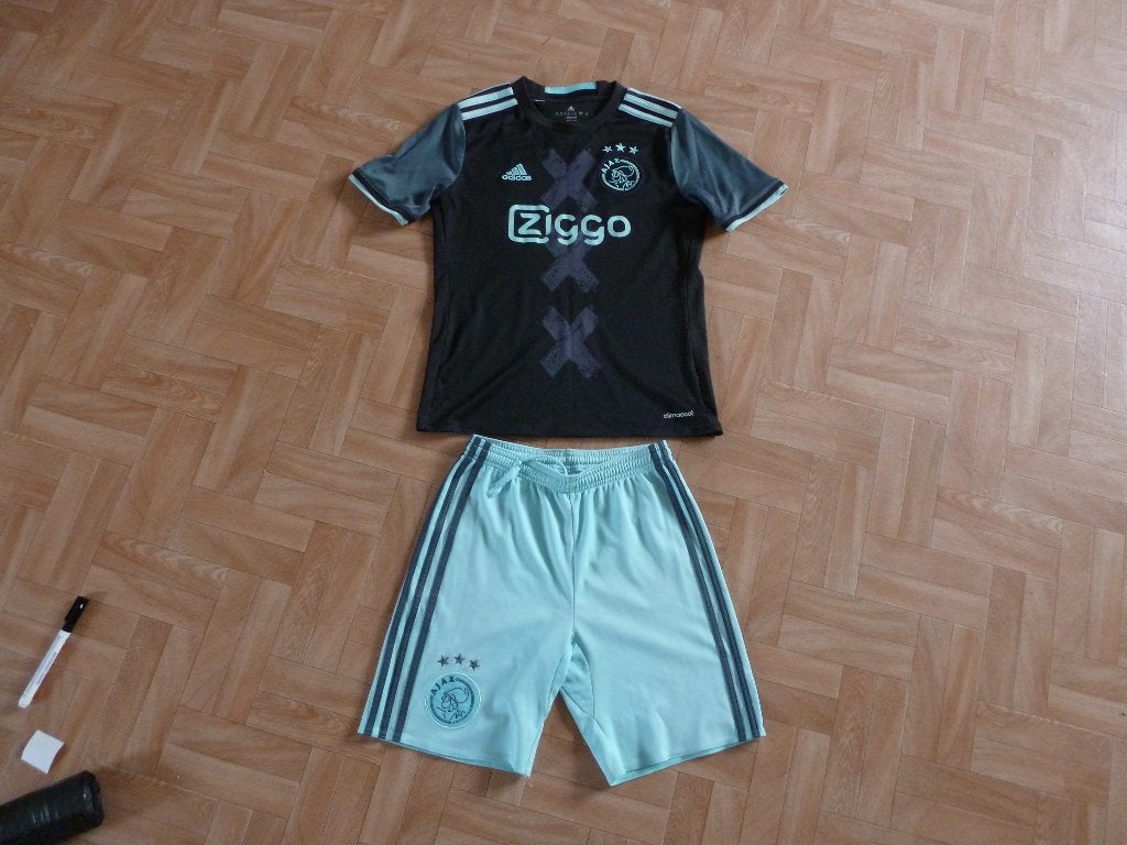 Ajax voetbaltenue maat 152, Kinderen en Baby's, Kinderkleding | Maat 152, Ophalen, Adidas, Jongen of Meisje, Sport- of Zwemkleding