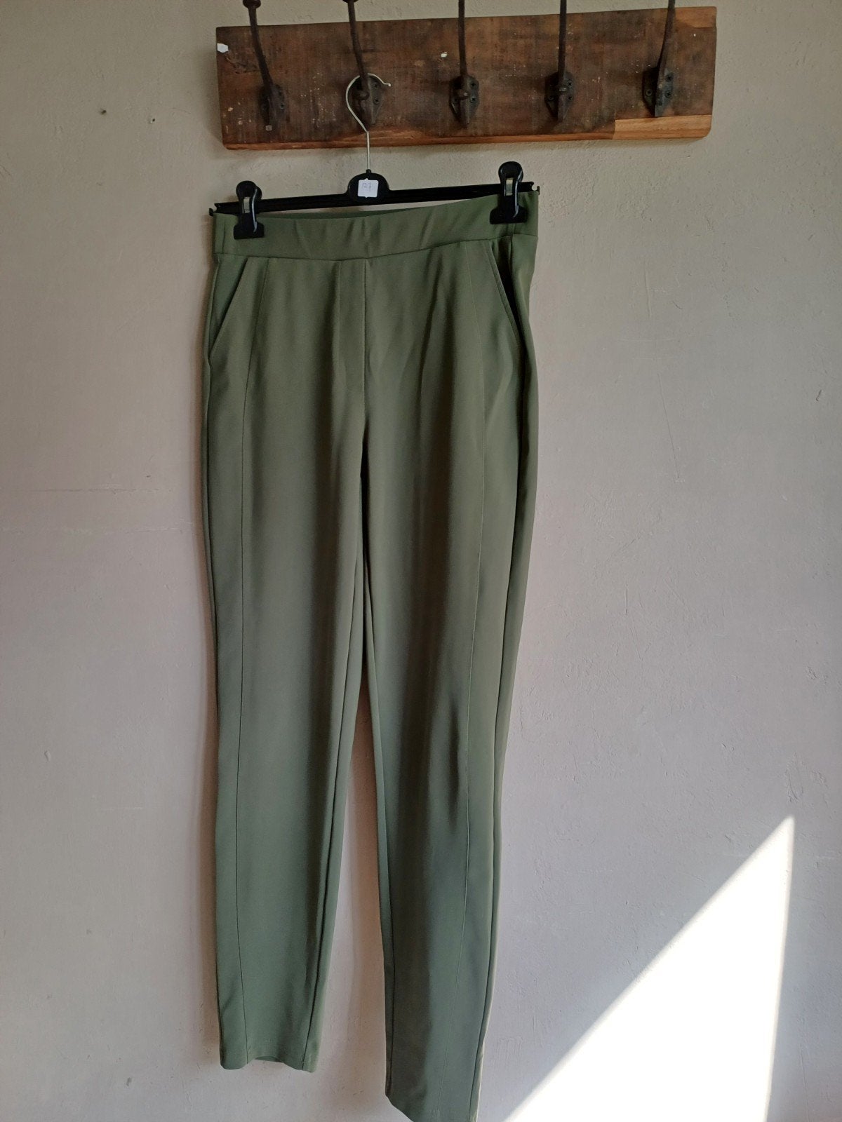 Studio Anneloes Broek S - Army Groen Travelstof, Kleding | Dames, Broeken en Pantalons, Studio Anneloes, Ophalen of Verzenden