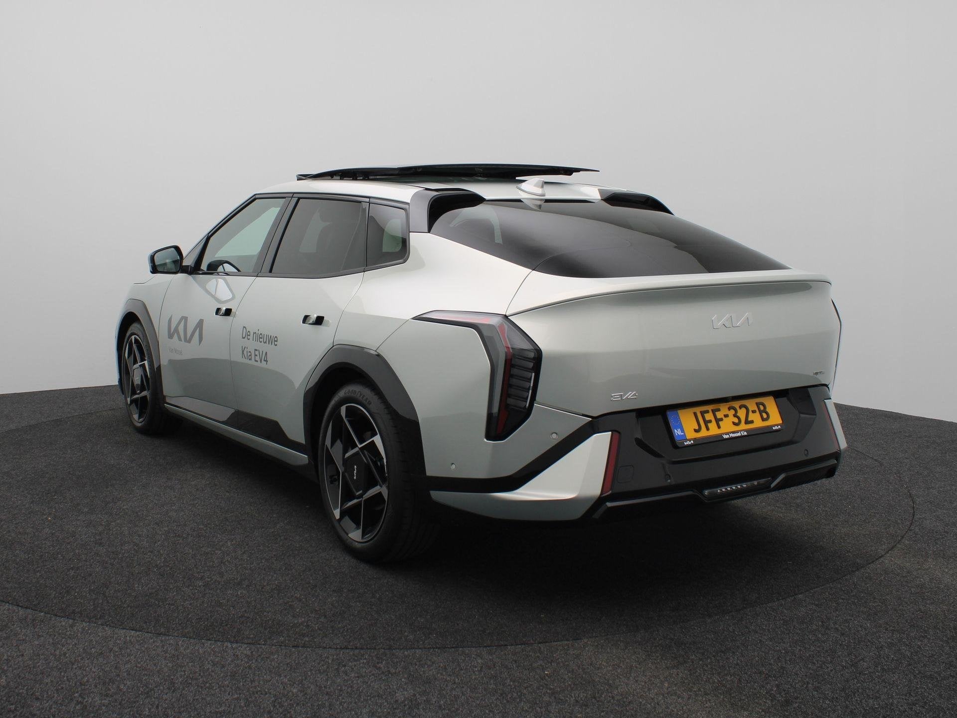 Kia EV4 GT-PlusLine 81.4 kWh | DEMO | 18" Velgen | 360 Camer, Auto's, 33 min, Origineel Nederlands, 584 km, 204 pk