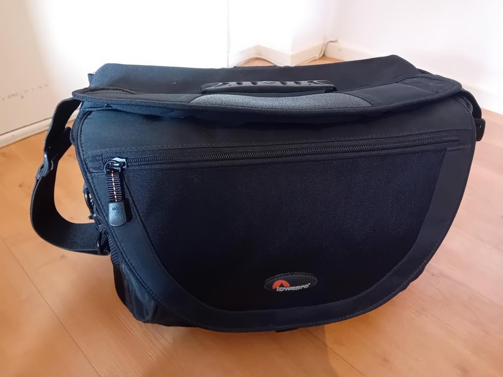 Lowepro Nova 5 AW cameratas - Zo goed als nieuw, Verzenden, Zo goed als nieuw, Schoudertas, Lowepro