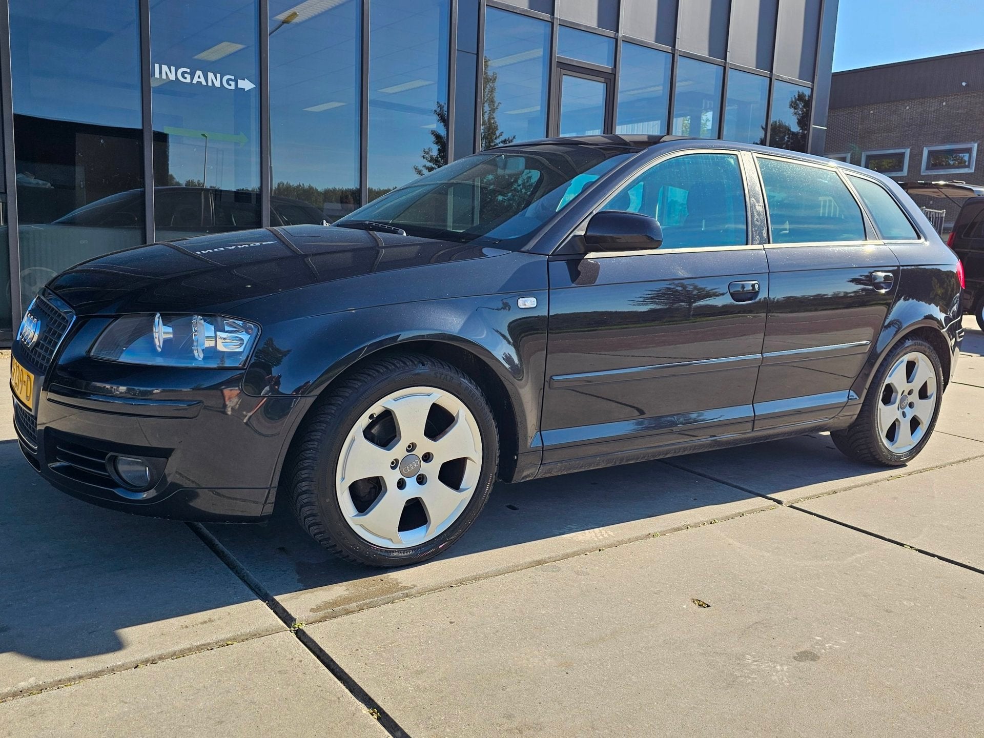 Audi A3 Sportback 2.0 FSI Attraction - Clima - Electr Ramen, Voorwielaandrijving, Stof, Gebruikt, Zwart