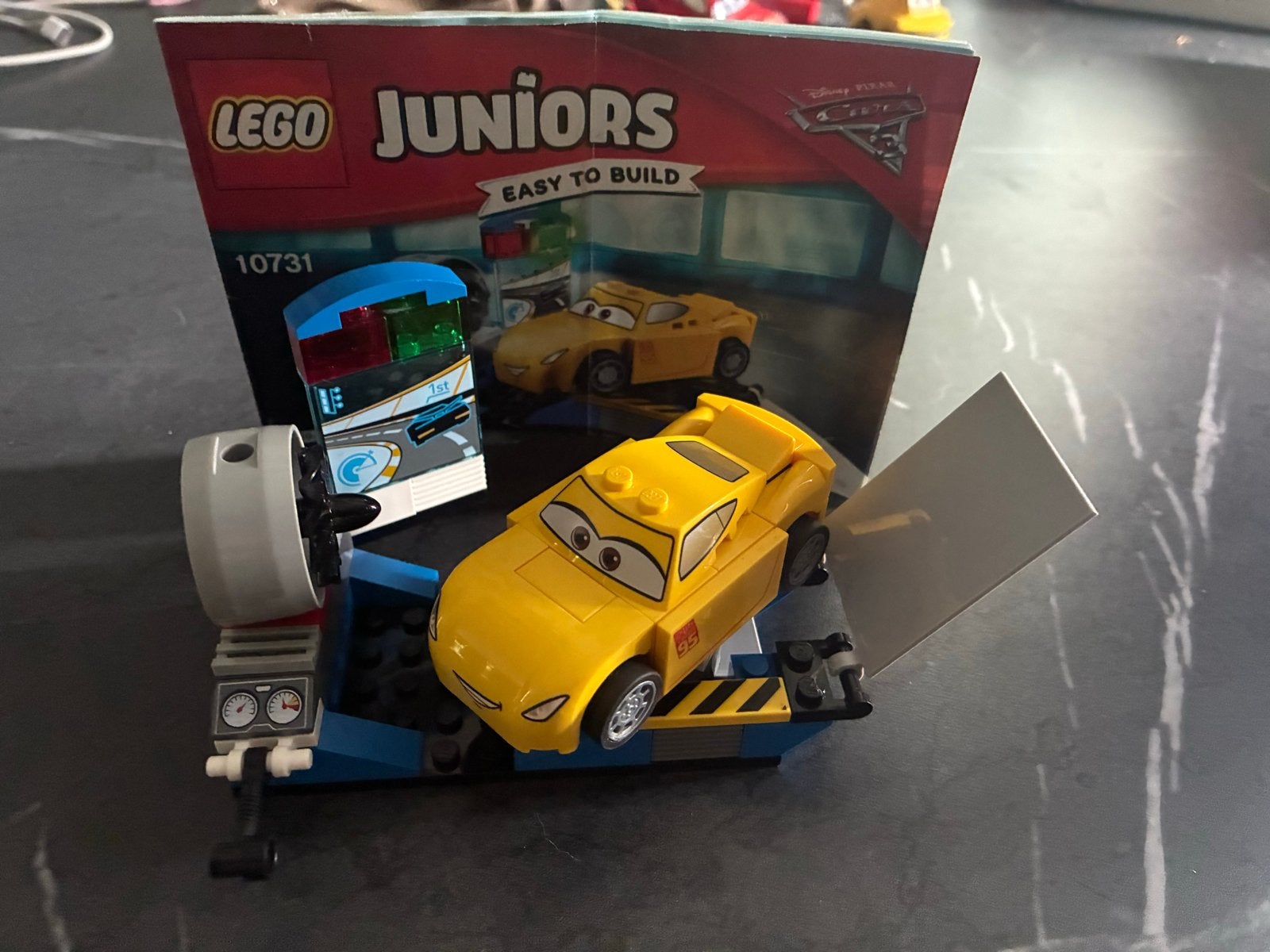 Lego Juniors 10731 Cruz Ramirez Race Simulator, Overige thema's, Lego, Ophalen of Verzenden, Zo goed als nieuw