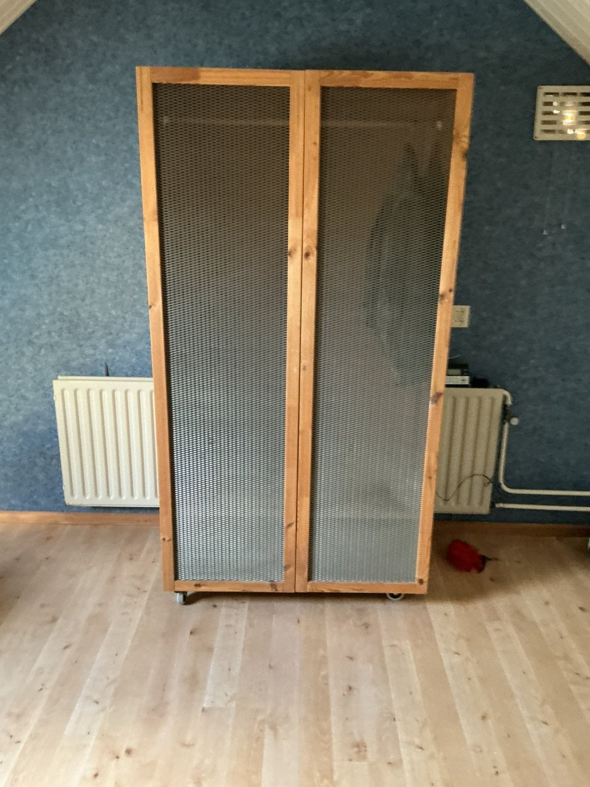 Kast met gaasdeur, Ophalen, 50 tot 100 cm, Zo goed als nieuw, 150 tot 200 cm