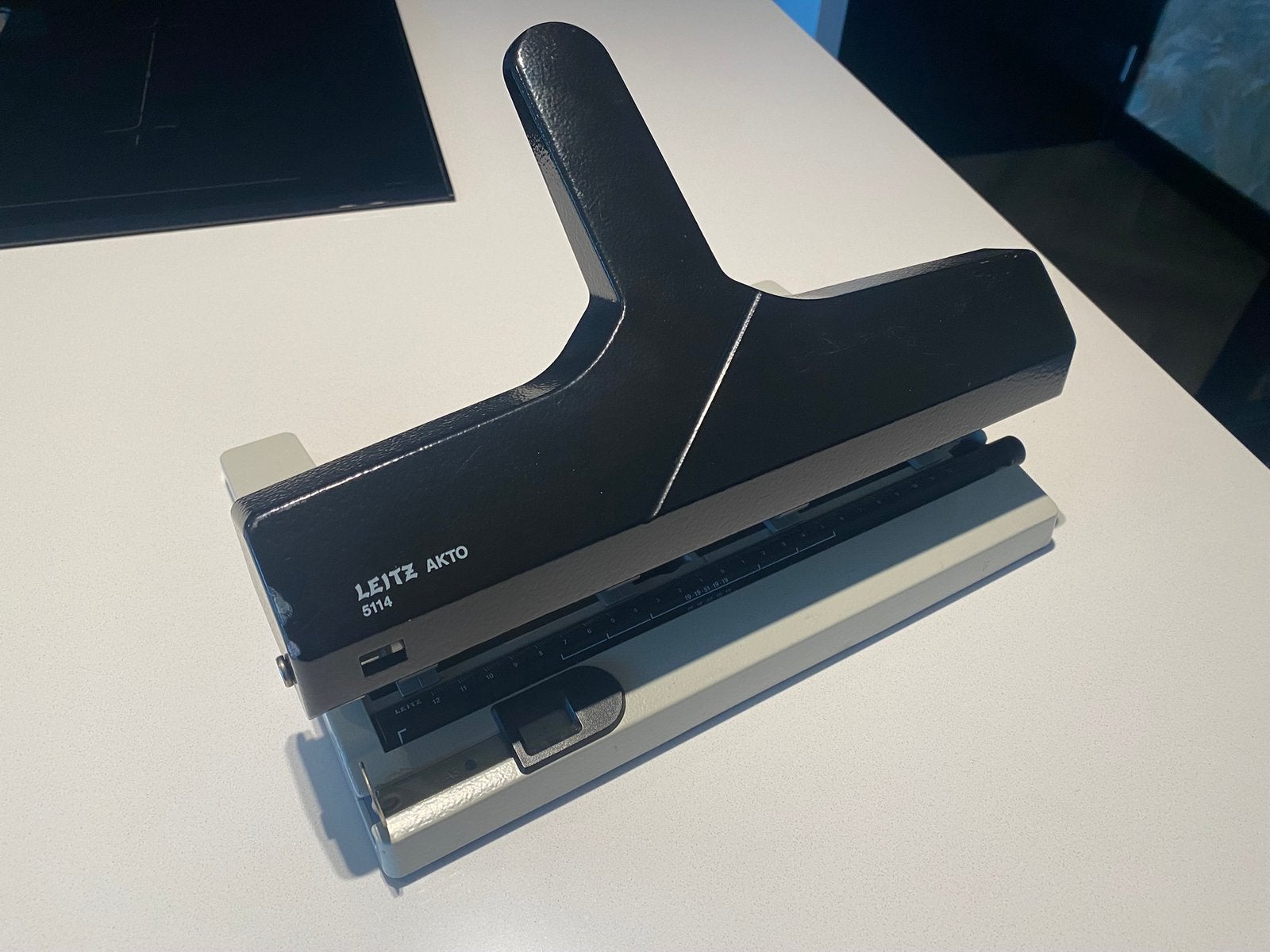 Leitz akto 5114 perforator, Ophalen of Verzenden, Zo goed als nieuw