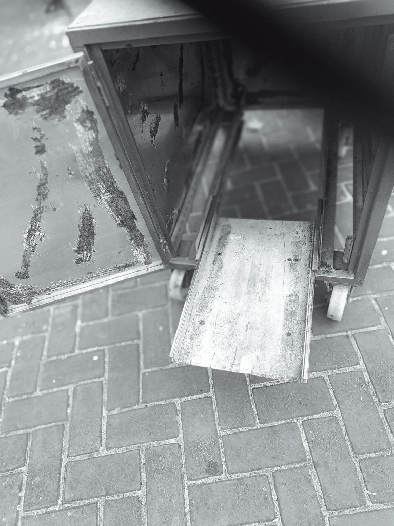 Aluminium kastje op wielen met uitschuif rail, Ophalen, Gebruikt, Overige typen, 30 tot 70 mm