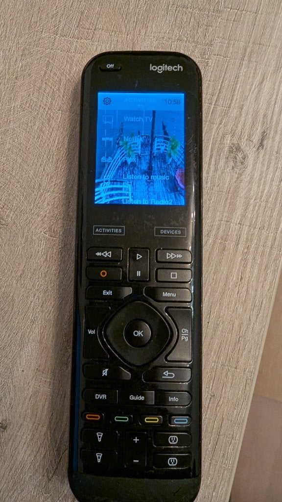 Logitech Harmony elite + hub + oplaadstation + 2 extenders, Gebruikt, Ophalen of Verzenden, Met display, Mediaspeler