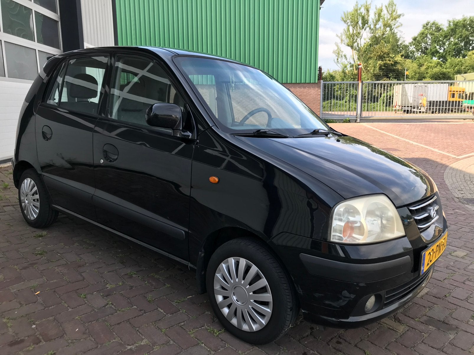 Hyundai Atos 1.1 2004 Nieuwe apk 06-2027, Auto's, Stof, 31 €/maand, 4 cilinders, Zwart