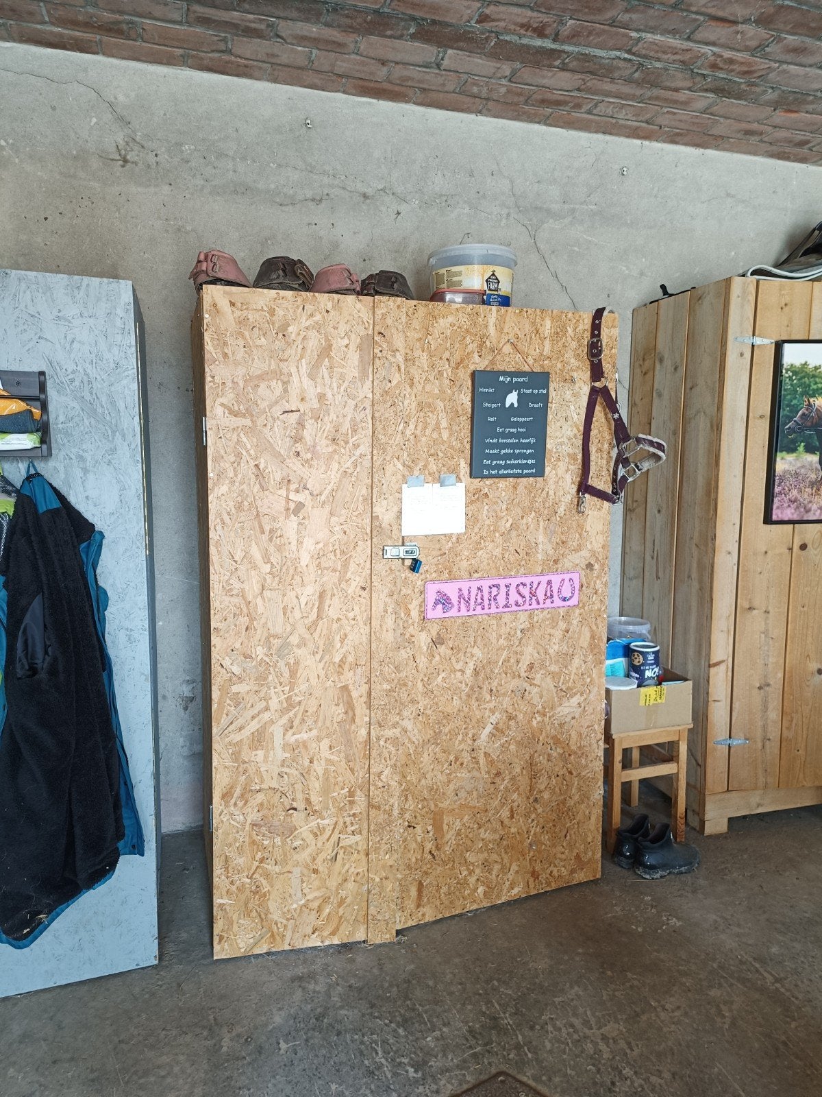 gereserveerd Nette zadelkast 120x71x180 cm