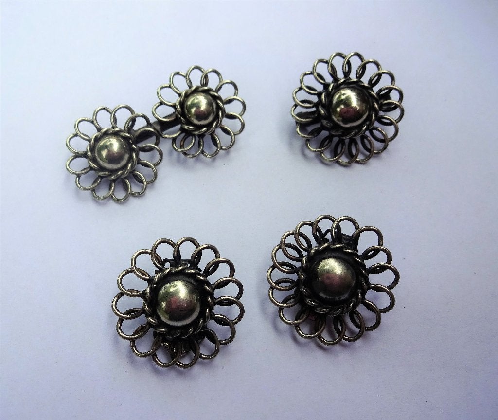 Folklore set 2 broches & bijpassende oorclips bloemen, Sieraden, Tassen en Uiterlijk, Antieke sieraden, Verzenden, Overige materialen
