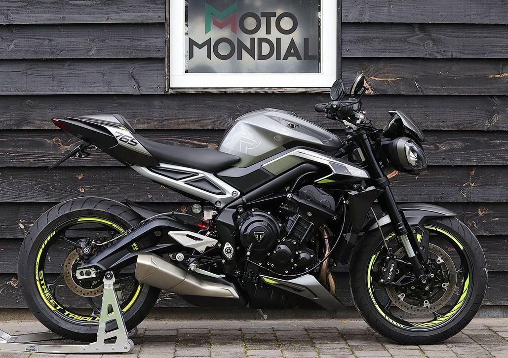 TRIUMPH STREET TRIPLE R (bj 2024), Motorrijbewijs A, Bedrijf, 765 cc, Onbekend