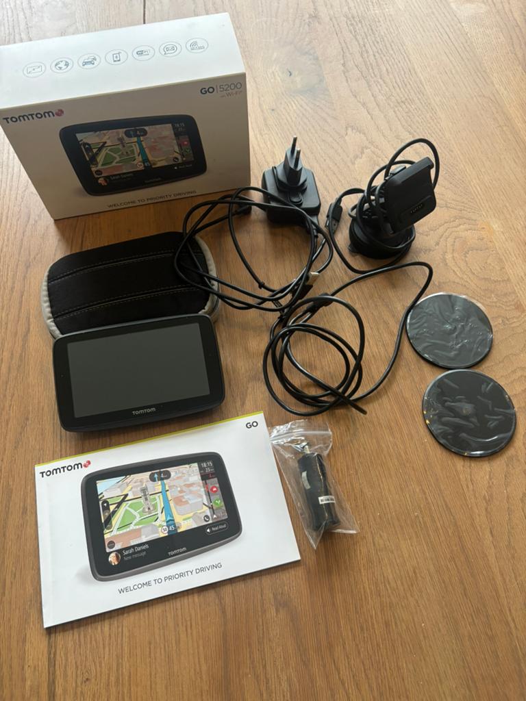 TomTom GO 5200 GPS Navigatiesysteem - Compleet, Auto diversen, Ophalen, Zo goed als nieuw