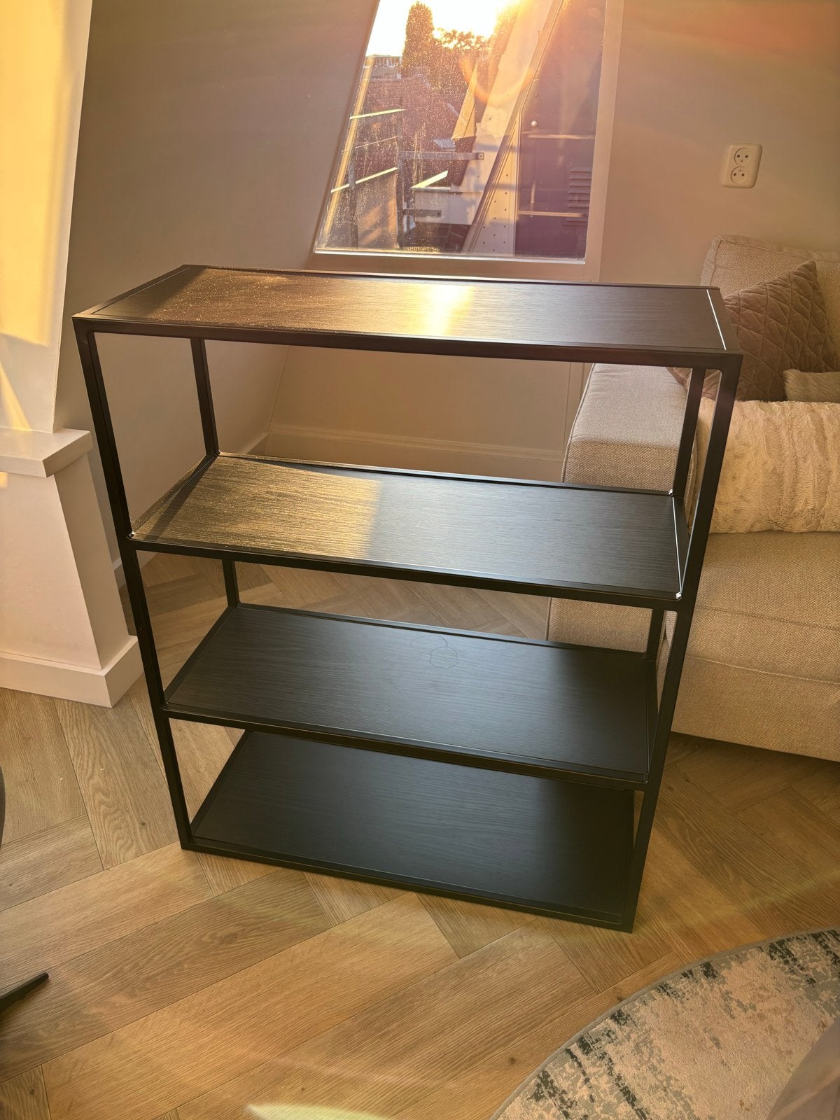 Zwart stalen rek met planken - Kvik (96x60x32cm), Huis en Inrichting, Kasten | Stellingkasten, Ophalen, Gebruikt