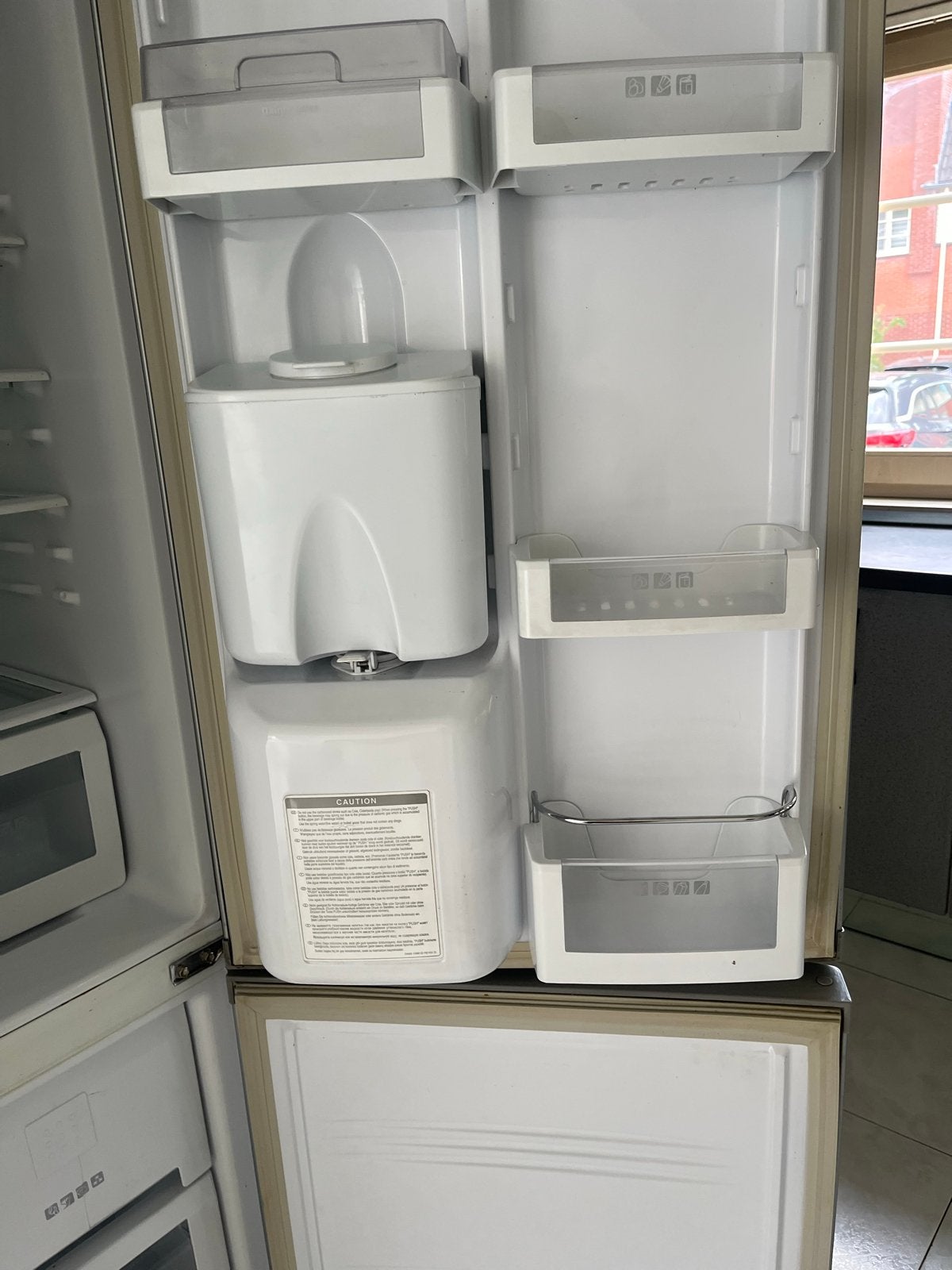Damsung No Frost Koel-vriescombinatie met Waterdispenser, Witgoed en Apparatuur, Koelkasten en IJskasten, Ophalen, Gebruikt, 200 liter of meer