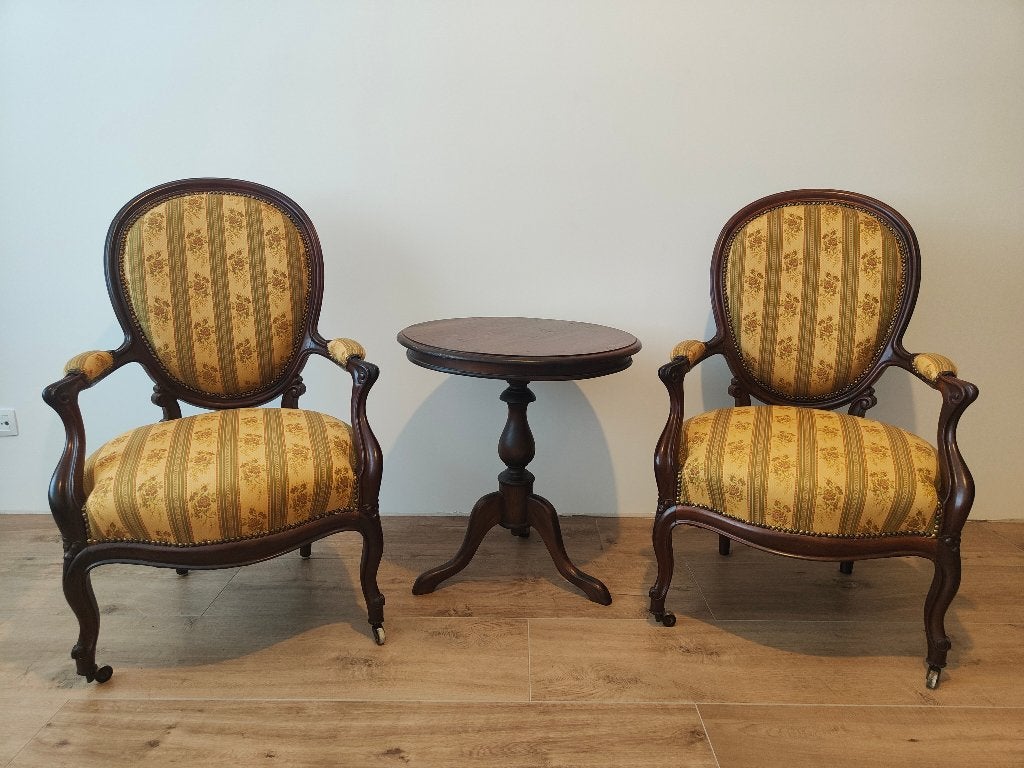 2 klassieke stoelen bijna antiek, Ophalen
