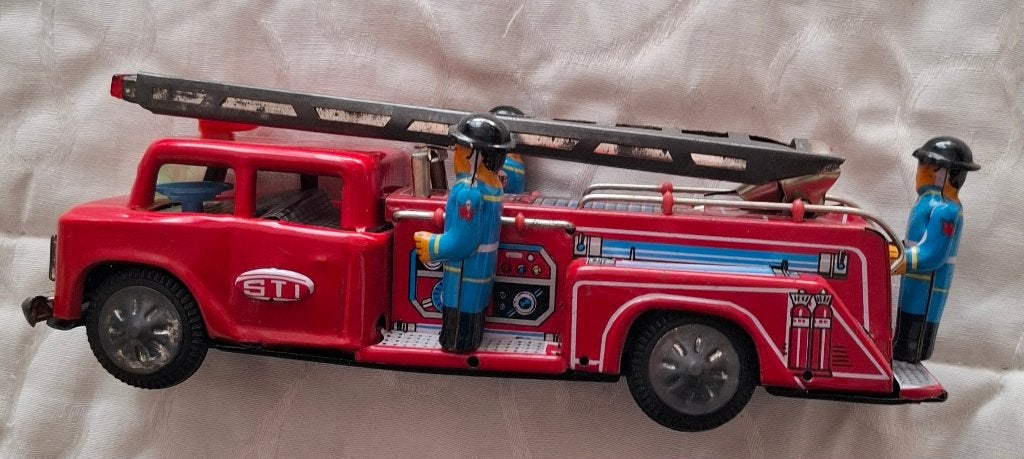 Vintage blikken speelgoed Brandweerauto MF718 Fire Truck, Antiek en Kunst, Ophalen of Verzenden