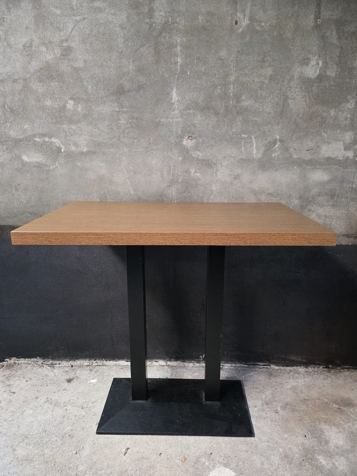 2 x bartafel groot hout metaal bar tafel staalkabel sta, Huis en Inrichting, Barren, Ophalen of Verzenden